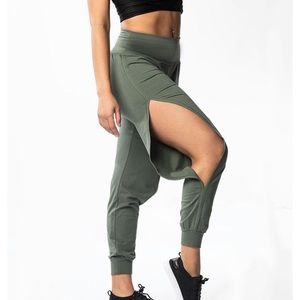 Never Worn Namastetics Joggers!